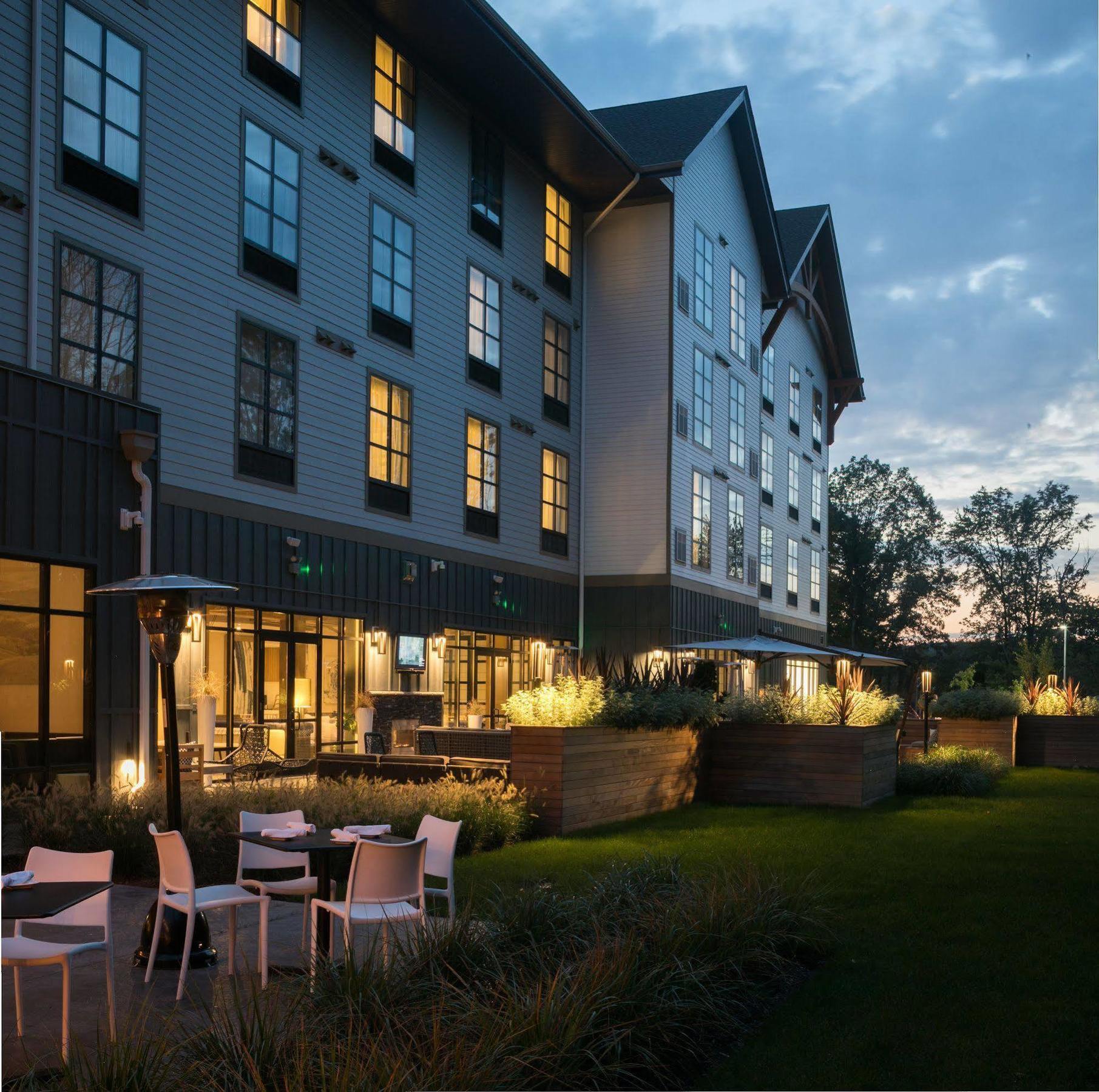 Hotel Zero Degrees Danbury Eksteriør billede